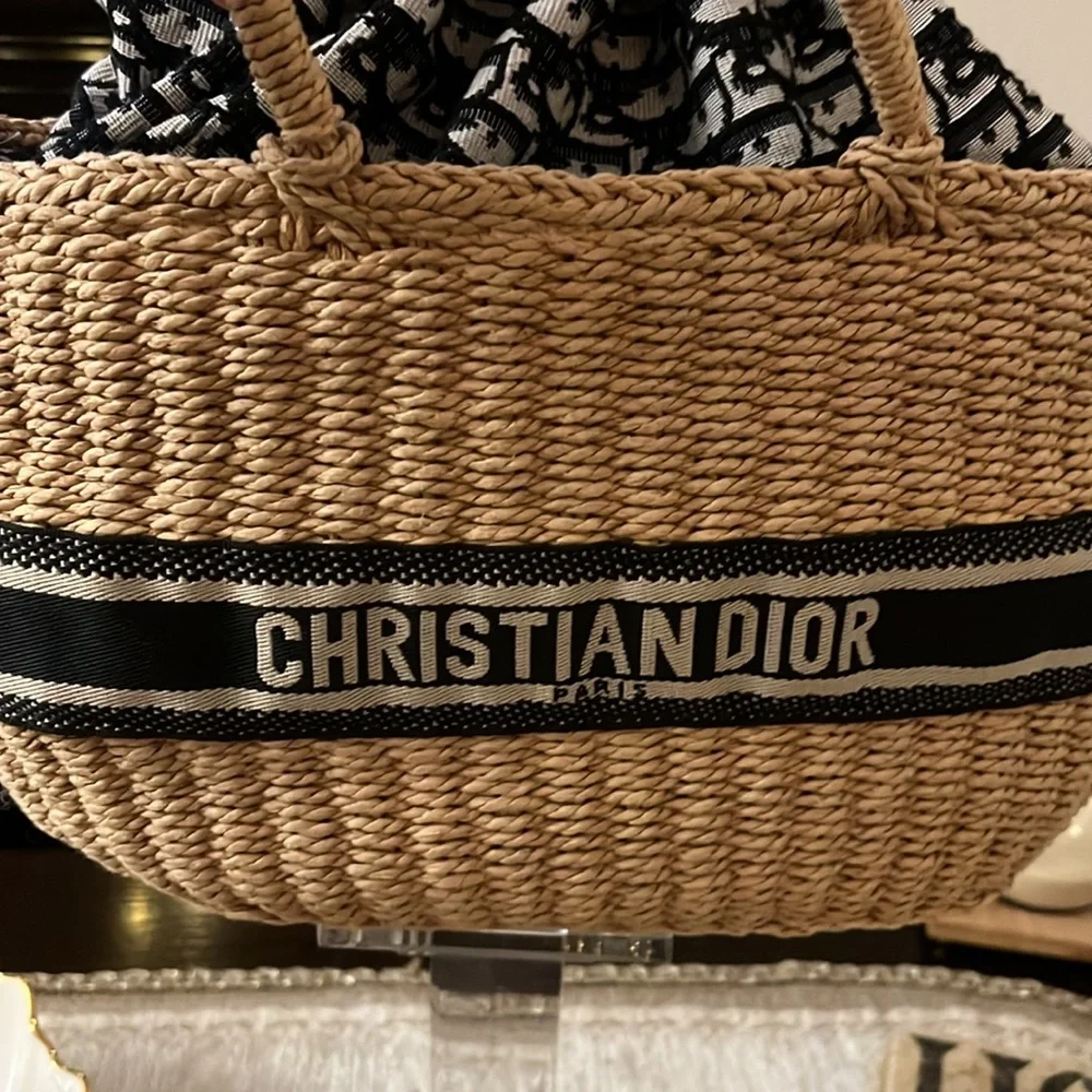 Authentic CHRISTIAN DIOR Wicker
Oblique Basket Bag in Blue - Picture 8 of 14